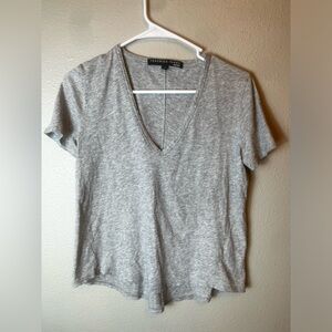 Veronica Beard Cindy V-Neck T-Shirt in Grey Size S
